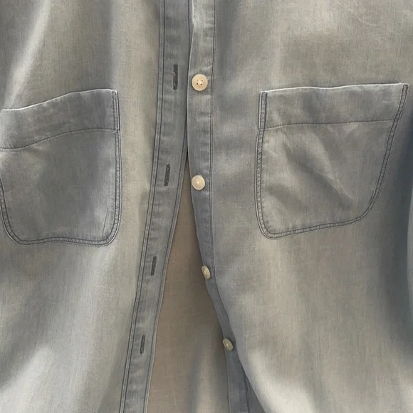 Large petite Loft button down - Picture 3 of 4